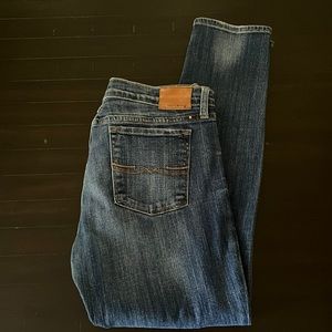 Lucky brand woman’s Charlie skinny Jean